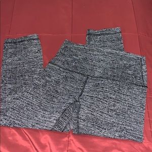 Lululemon multi color black while. Nulu.